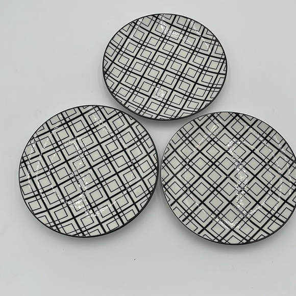 Dover & York Other - Dover & York Geometric Print Dinner Salad Plates (3)